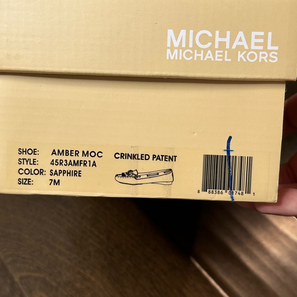 Michael Kors Amber Crinkled Patent Leather Moccasins Blue Women’s Size 7M NIB - Picture 15 of 16